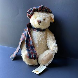 Steiff Winter Bear from the Four Seasons Collection #665660